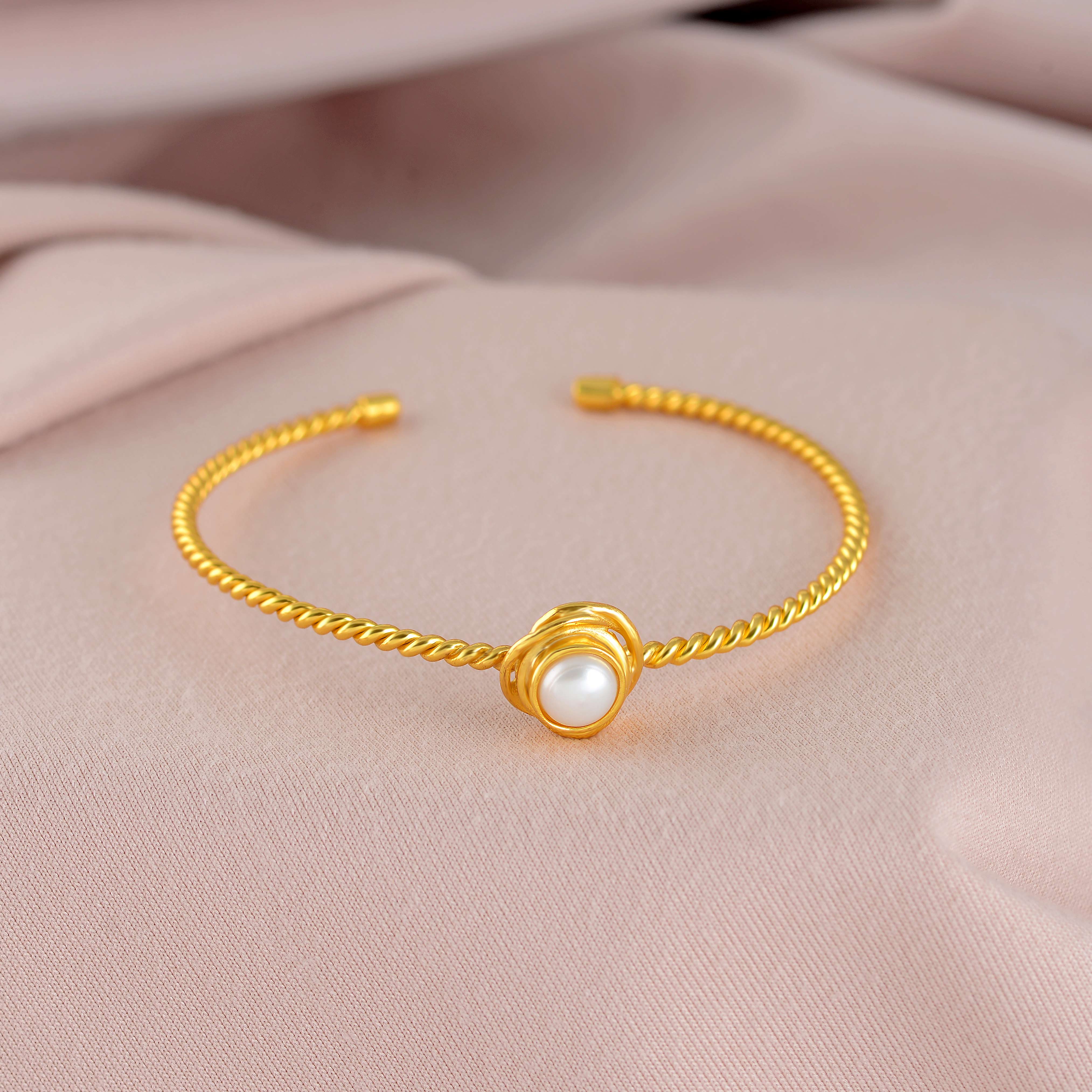 Dainty Fresh Water Pearl Bracelet For Casual Wear - Krishna Pearls